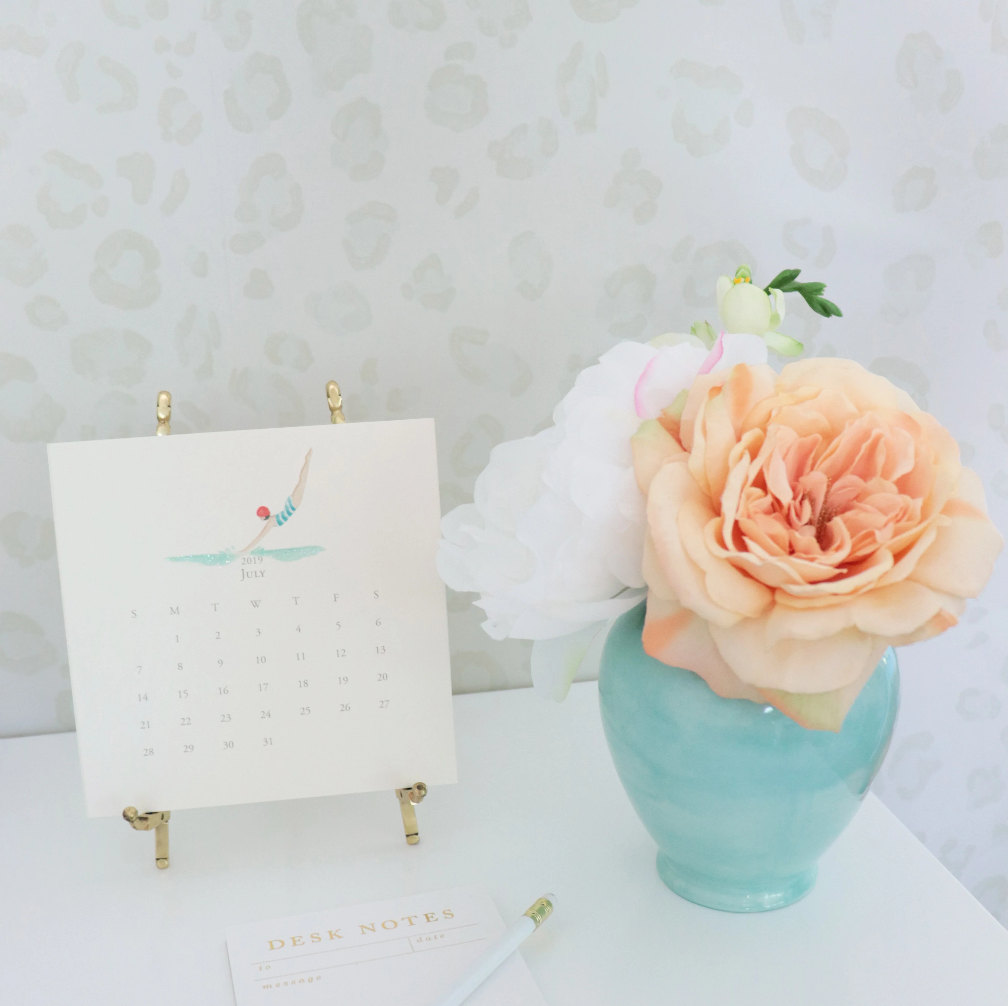 Light Leopard Wallpaper in Beige - Image 3