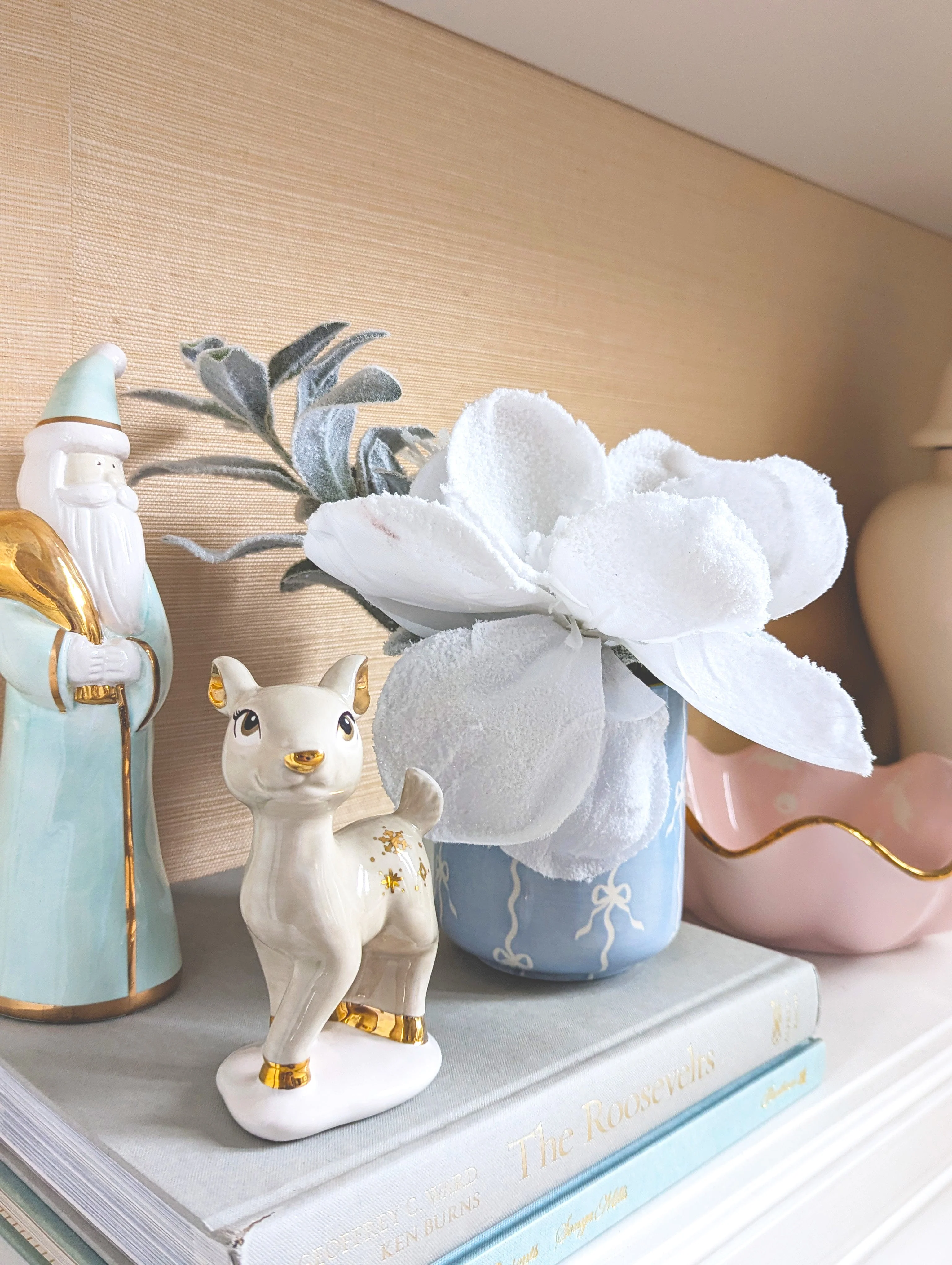 Deck the Halls Ginger Jars in Hydrangea Light Blue - Image 9