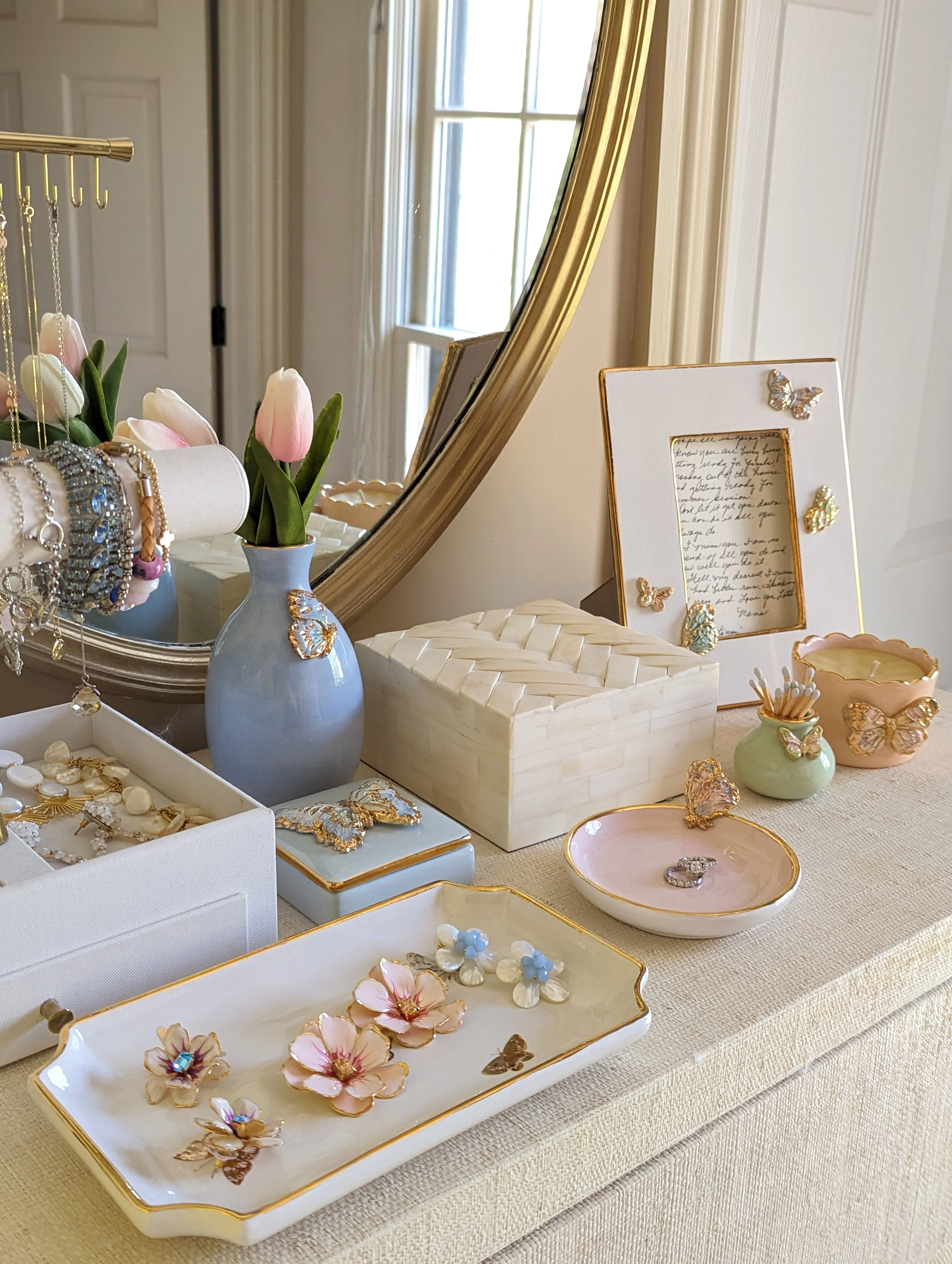 Gilded Butterfly Vanity Set - Image 9