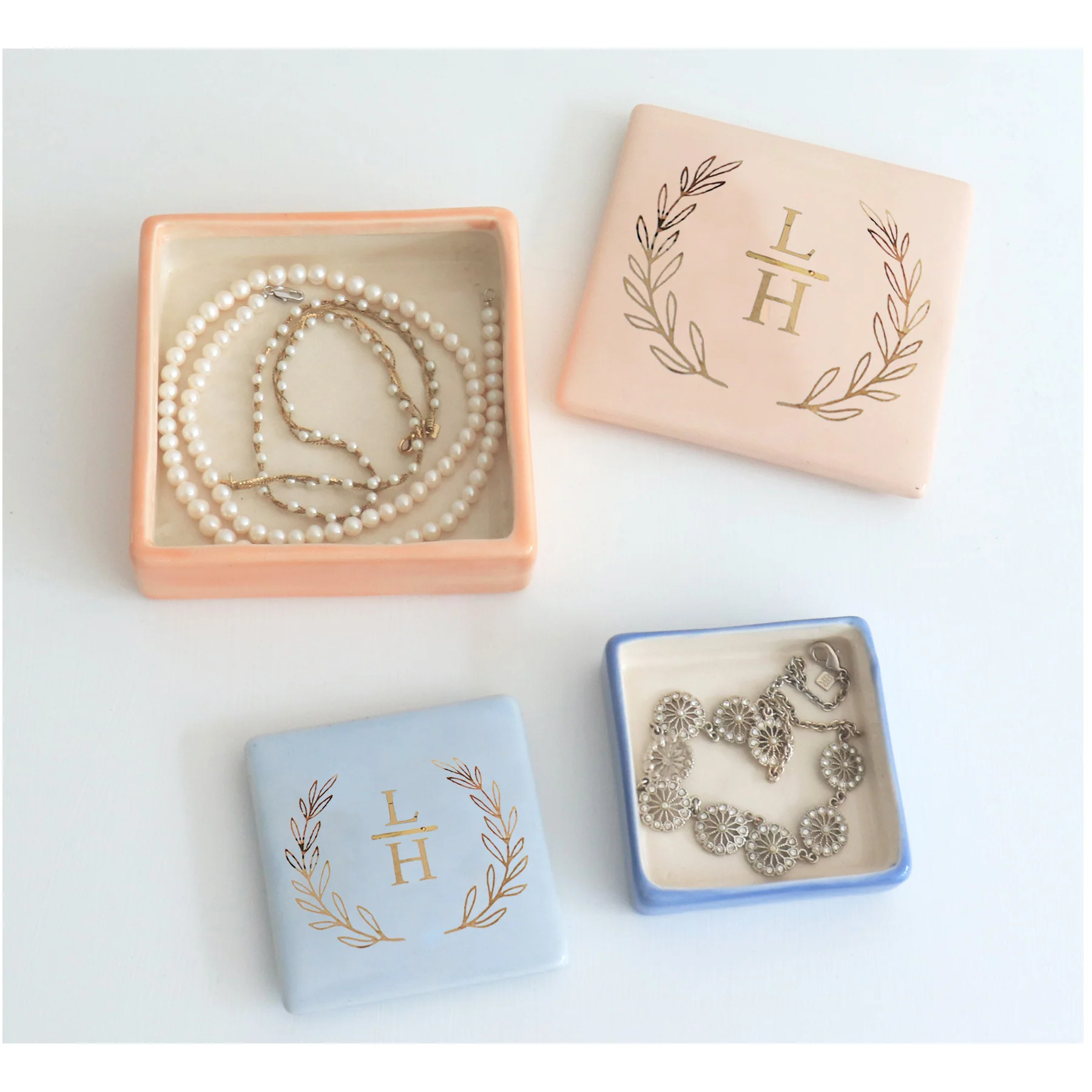 Laurel Wreath Monogram Two-Tone Box - Image 4