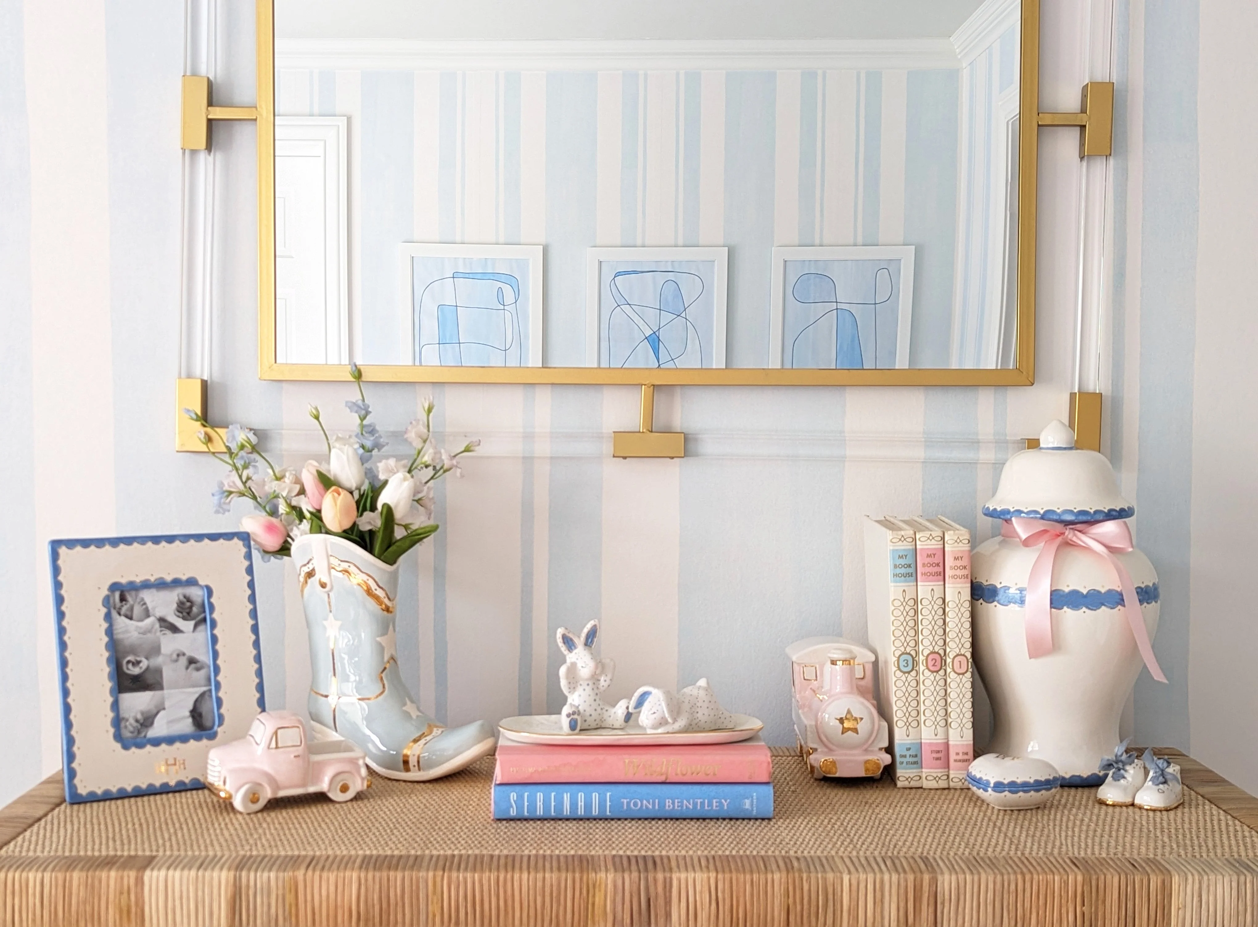 Scallop Monogrammed Photo Frame - Image 6